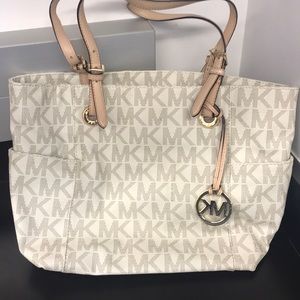 MICHAEL KORS JET SET TRAVEL TOTE